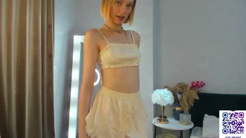 Snapshot of sarilit chatting on 13, 9, 2025 Your Selena 3 online show from 13, 9, 2025