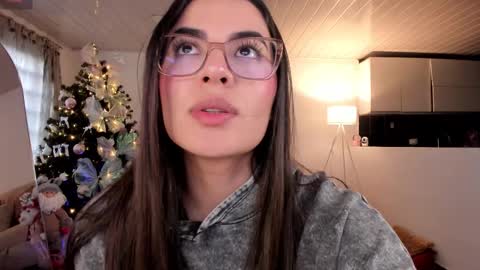 Snapshot of sarita_3 chatting on 8, 1, 2026 Sarita Lozano online show from 8, 1, 2026