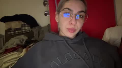Snapshot of sarrah_rossy chatting on 26, 1, 2025 Sarrah online show from 26, 1, 2025