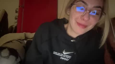 Snapshot of sarrah_rossy chatting on 29, 1, 2025 Sarrah online show from 29, 1, 2025