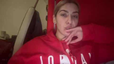 Snapshot of sarrah_rossy chatting on 1, 2, 2025 Sarrah online show from 1, 2, 2025