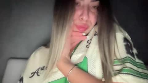 Snapshot of sarrah_rossy chatting on 13, 9, 2025 Sarrah online show from 13, 9, 2025
