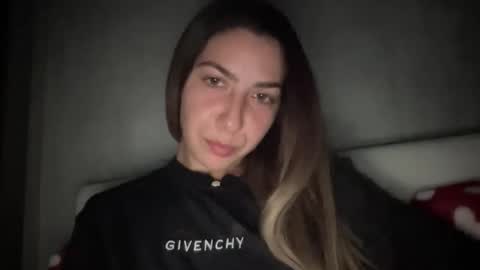 Snapshot of sarrah_rossy chatting on 28, 10, 2025 Sarrah online show from 28, 10, 2025