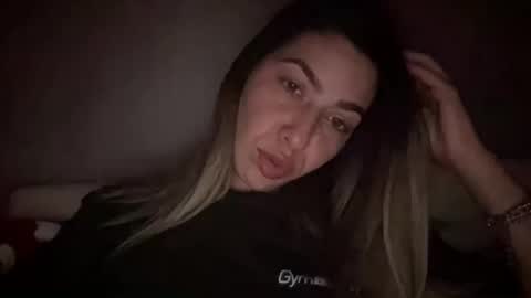 Snapshot of sarrah_rossy chatting on 3, 11, 2025 Sarrah online show from 3, 11, 2025