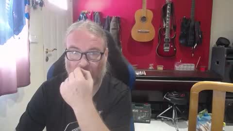 Snapshot of saruandjay chatting on 15, 9, 2025 Giselle and Jay online show from 15, 9, 2025