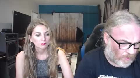 Snapshot of saruandjay chatting on 3, 10, 2025 Giselle and Jay online show from 3, 10, 2025