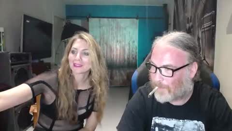 Snapshot of saruandjay chatting on 4, 10, 2025 Giselle and Jay online show from 4, 10, 2025