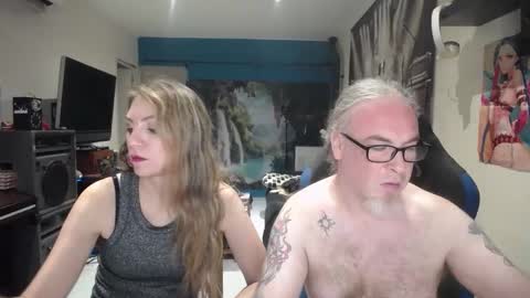 Snapshot of saruandjay chatting on 15, 10, 2025 Giselle and Jay online show from 15, 10, 2025