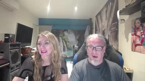 Snapshot of saruandjay chatting on 17, 10, 2025 Giselle and Jay online show from 17, 10, 2025