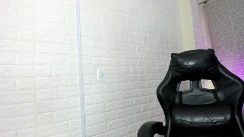 Snapshot of sary_littlesmiles chatting on 9, 4, 2026 Sary online show from 9, 4, 2026