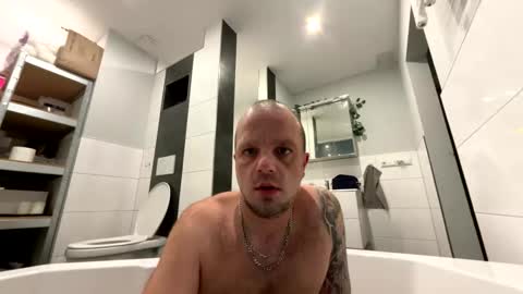 Snapshot of sash335 chatting on 22, 10, 2025 Men37 online show from 22, 10, 2025