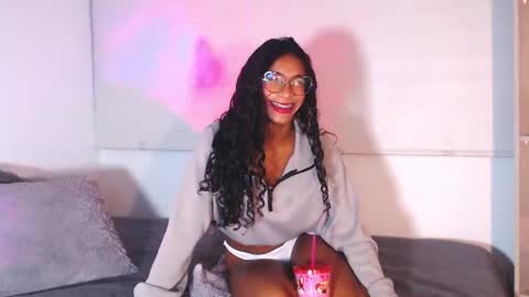 Snapshot of sasha_bowei chatting on 7, 7, 2026 sasha_bowei online show from 7, 7, 2026