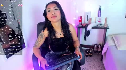 Snapshot of sasha_brattz chatting on 13, 10, 2025 Sasha Brattz online show from 13, 10, 2025