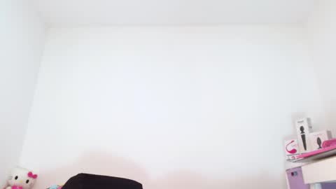 Sasha Creamy online show from 5, 1, 2025