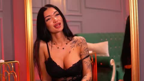 Snapshot of sashaferrera chatting on 20, 2, 2025 Dennise online show from 20, 2, 2025