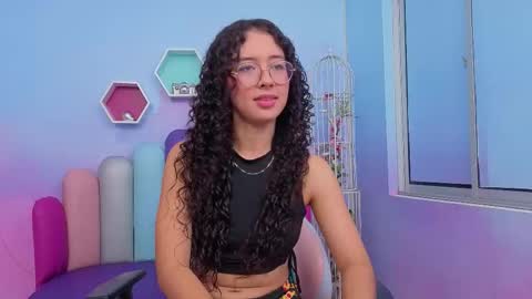 SashaMonroee  online show from 18, 12, 2025