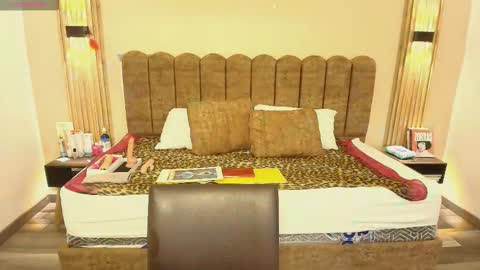 S A S H A R O S E online show from 23, 9, 2025