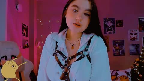 Snapshot of sashasoyyyy chatting on 5, 3, 2025 Sashasoy online show from 5, 3, 2025