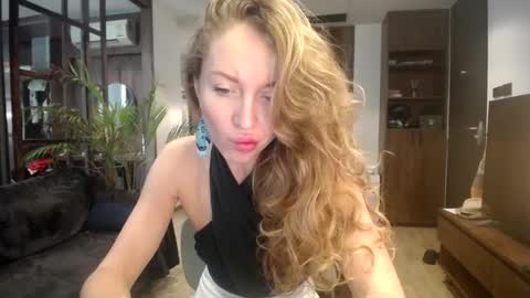 Snapshot of sashasweetsasha chatting on 2, 12, 2024 Sasha online show from 2, 12, 2024
