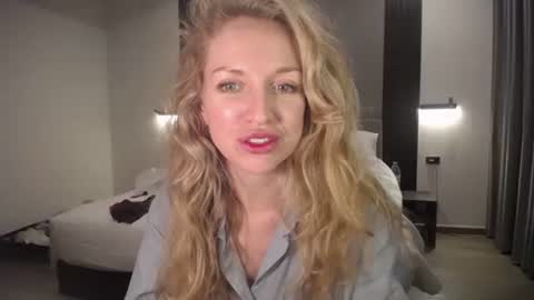 Snapshot of sashasweetsasha chatting on 6, 3, 2026 Sasha online show from 6, 3, 2026