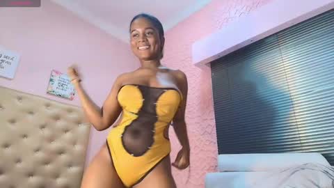 Snapshot of sashhalux22 chatting on 21, 2, 2025 SashhaLux22 online show from 21, 2, 2025