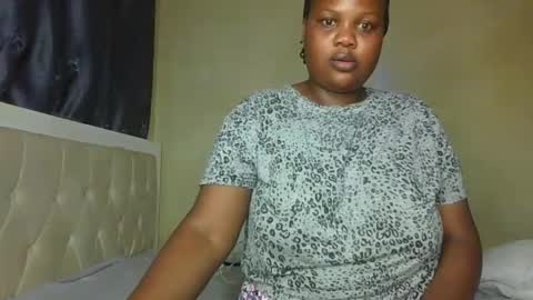 sassie_bee online show from 16, 11, 2025