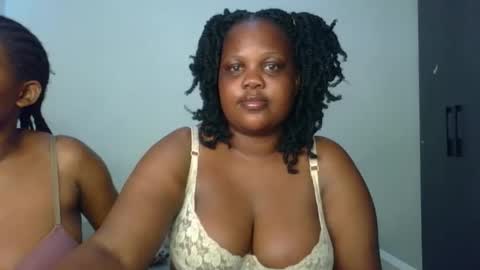 sassie_bee online show from 21, 12, 2025