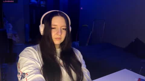 Marmulka or Mary online show from 19, 12, 2025