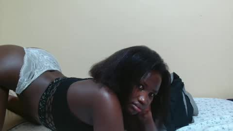 Snapshot of sassybabe20 chatting on 28, 11, 2025 sassybabe20 online show from 28, 11, 2025