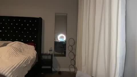 Snapshot of sassysophie333 chatting on 5, 3, 2025 MazyMay333 online show from 5, 3, 2025