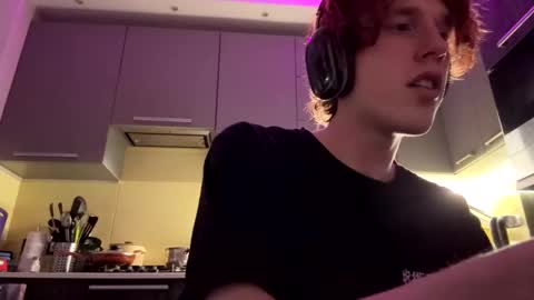 Snapshot of sat1sfaction chatting on 31, 1, 2026 Kristof online show from 31, 1, 2026