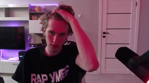 Snapshot of sat1sfaction chatting on 3, 3, 2026 Kristof online show from 3, 3, 2026