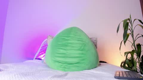     online show from 6, 11, 2025