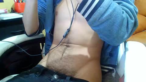 Snapshot of saturno_97 chatting on 2, 2, 2025 saturno_97 online show from 2, 2, 2025