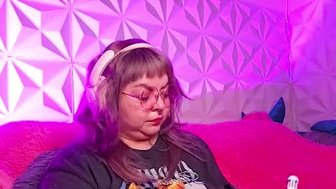 Gina George online show from 7, 11, 2025