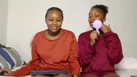 Snapshot of saucy_angels chatting on 12, 10, 2025 Saucy online show from 12, 10, 2025