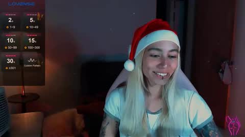 Snapshot of saucy_jenn1 chatting on 15, 12, 2024 I AM JENN  online show from 15, 12, 2024