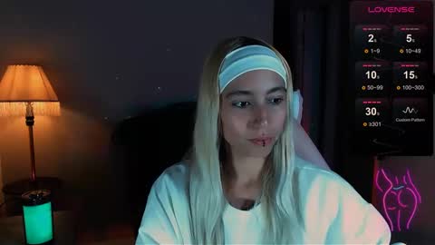 Snapshot of saucy_jenn1 chatting on 27, 12, 2024 I AM JENN  online show from 27, 12, 2024