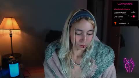 Snapshot of saucy_jenn1 chatting on 29, 12, 2024 I AM JENN  online show from 29, 12, 2024