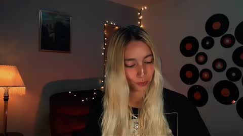 Snapshot of saucy_jenn1 chatting on 23, 2, 2025 I AM JENN  online show from 23, 2, 2025