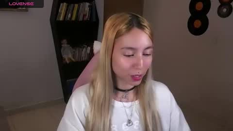 Snapshot of saucy_jenn1 chatting on 17, 10, 2025 I AM JENN  online show from 17, 10, 2025