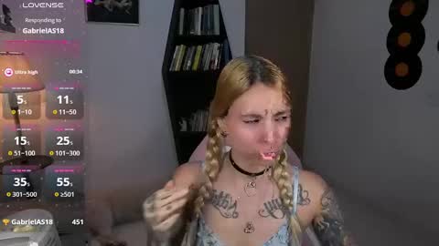 Snapshot of saucy_jenn1 chatting on 19, 10, 2025 I AM JENN  online show from 19, 10, 2025