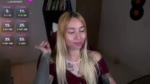 Snapshot of saucy_jenn1 chatting on 25, 10, 2025 I AM JENN  online show from 25, 10, 2025