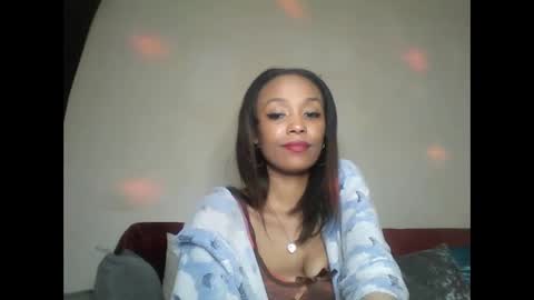 Snapshot of saucy_shanice chatting on 24, 9, 2025 Shaniiice online show from 24, 9, 2025