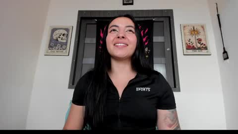 Snapshot of saucy_zaren chatting on 4, 5, 2026 Zaren online show from 4, 5, 2026