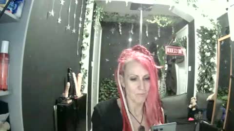 SaucySky online show from 7, 5, 2026