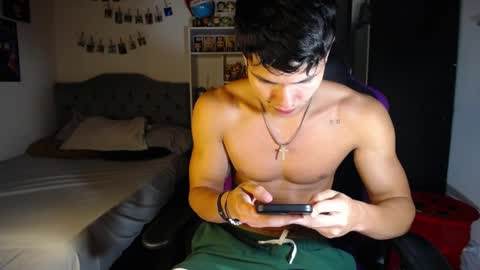 Snapshot of saulomiralles chatting on 15, 4, 2026 Saulo online show from 15, 4, 2026