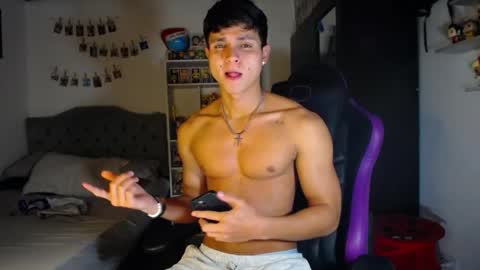 Snapshot of saulomiralles chatting on 19, 4, 2026 Saulo online show from 19, 4, 2026