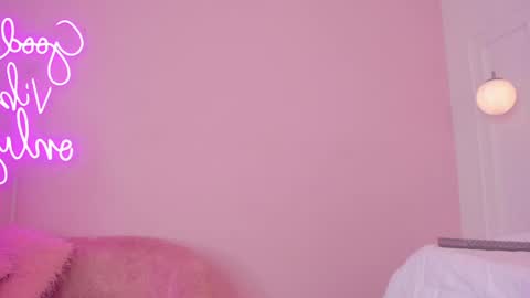 Snapshot of savannah_williams chatting on 7, 2, 2025 savannah online show from 7, 2, 2025