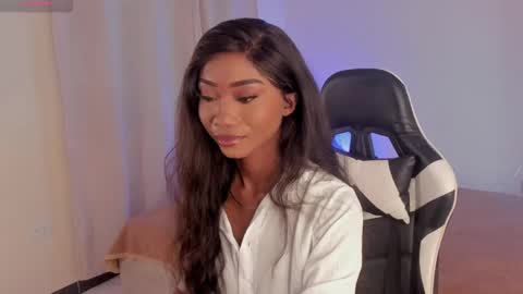 Savannahwildee online show from 8, 2, 2025